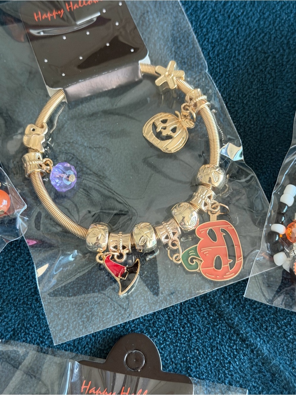 NWT 6 different Halloween Charm stretchy Bracelets - Ghosts & Pumpkins - Picture 6 of 7